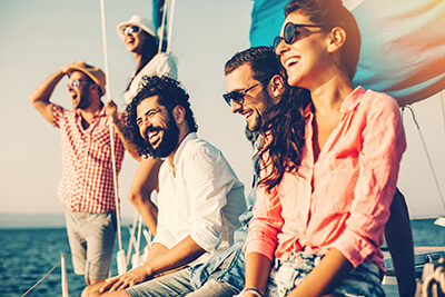 Como ser mais feliz Como ser mais feliz? Faça amigos!