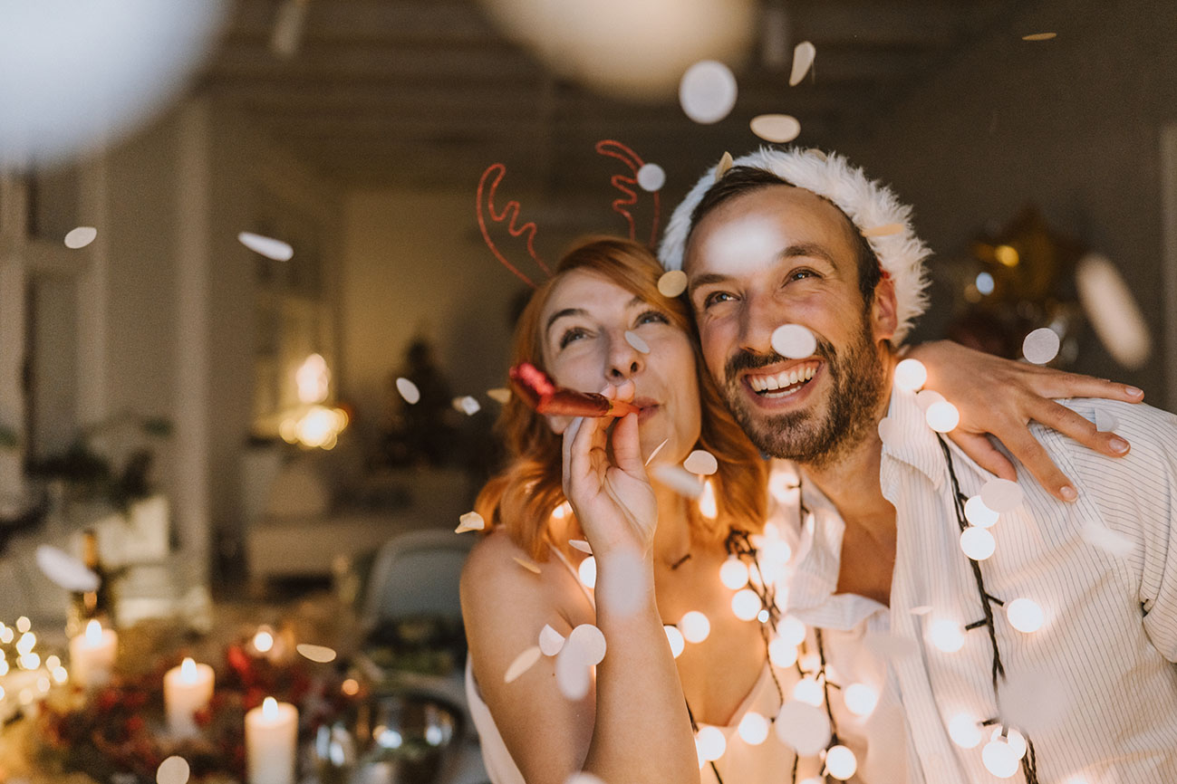 Festa de ano novo milionária Casal celebra a virada em grande estilo